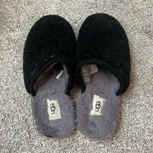 Ugg slippers size 10